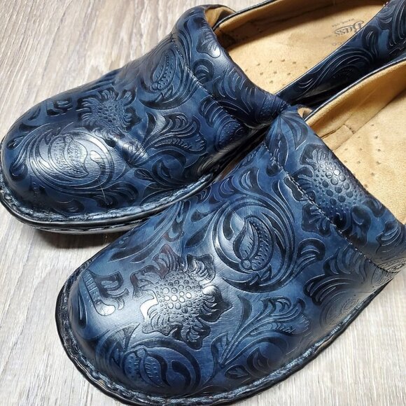 GH Bass & Co Womens Sheena Blue & Black Floral Embossed Tooled Clog Shoe Sz 9.5M - Picture 14 of 14